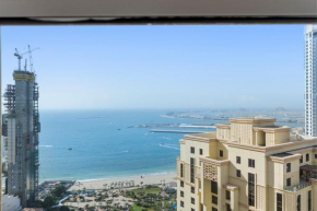 Sea View apt in JBR - 2 BR in front of the beach
